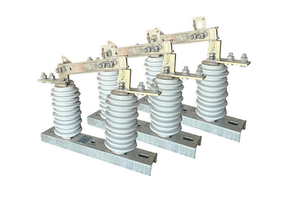 Commutateur d'isolement en céramique haute tension 12kV-36kV AC Power Vertical Break Commutateur pour système de distribution extérieur