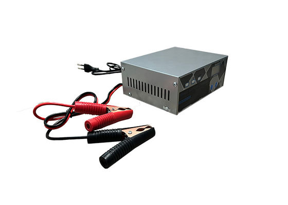 Chargeur de batterie de moteur intelligent 260W réglable manuellement AGM Jump Starter Chargeur de batterie de voiture portable avec couleur argentée